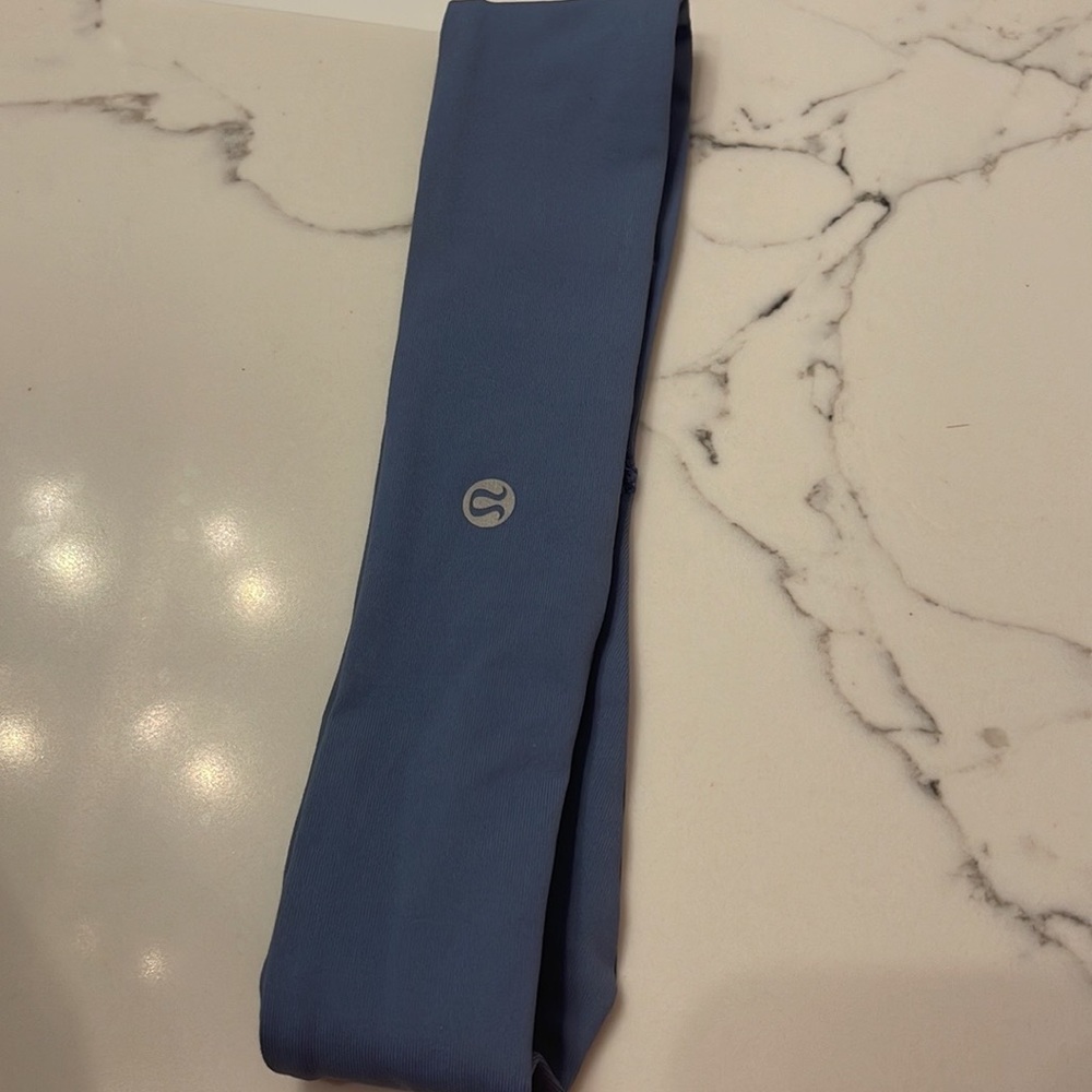 Lululemon Fly Away Tamer Headband